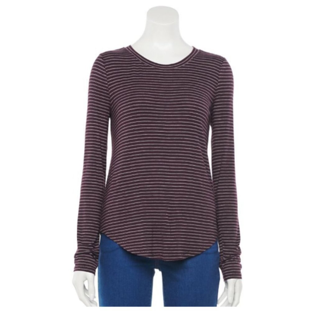 Juniors' Plus Size SO Long Sleeve Crewneck Top